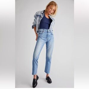 mother women’s high waisted hiker hover Blue Jeans sz 28